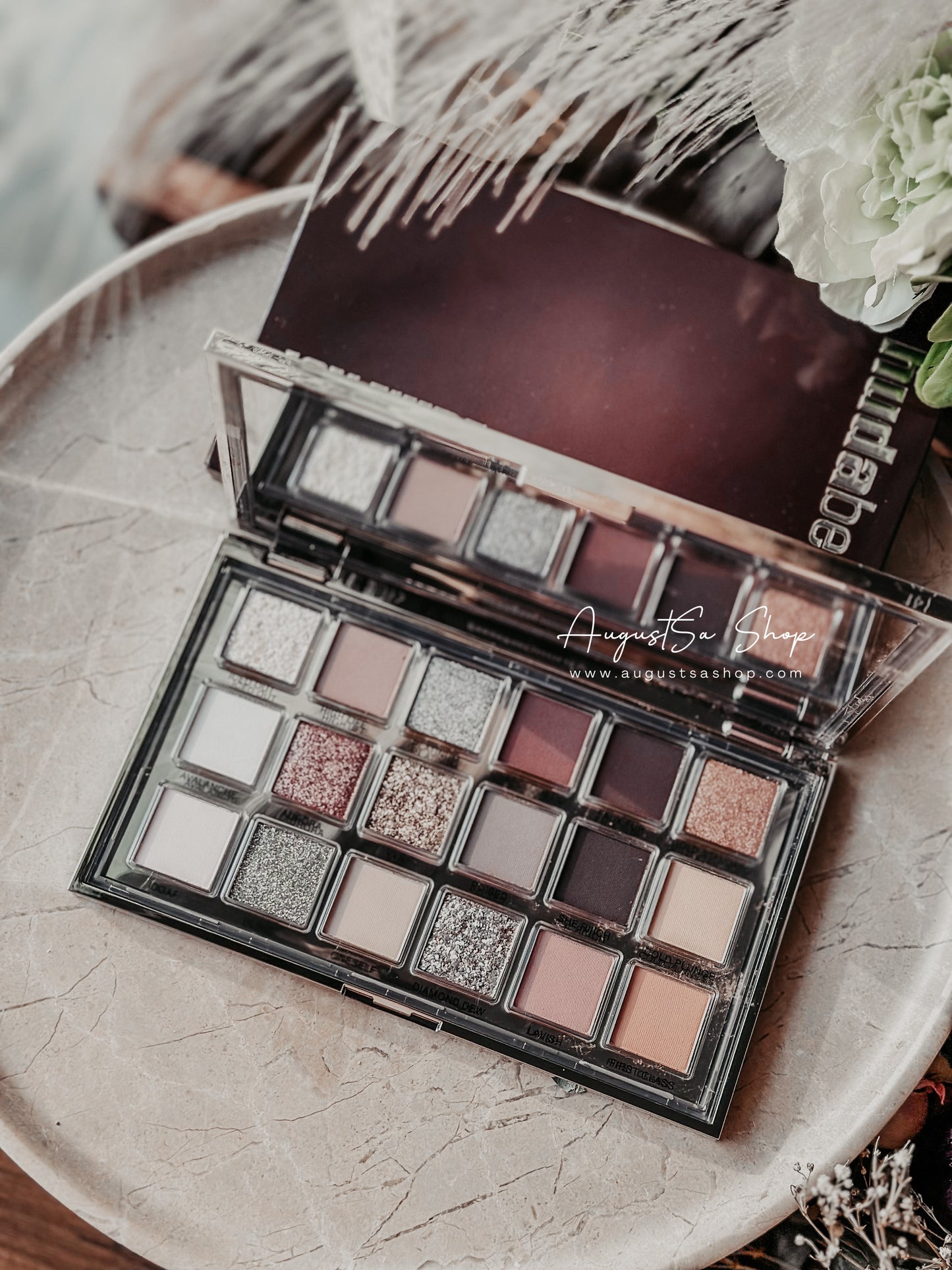 Huda Beauty Icy Nude Palette - AugustSa Shop