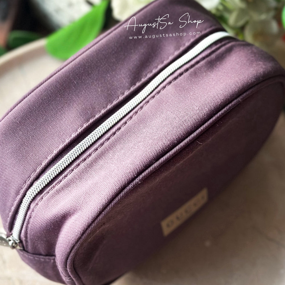 
                  
                    Gucci Beauty Oval Pouch - AugustSa Shop
                  
                